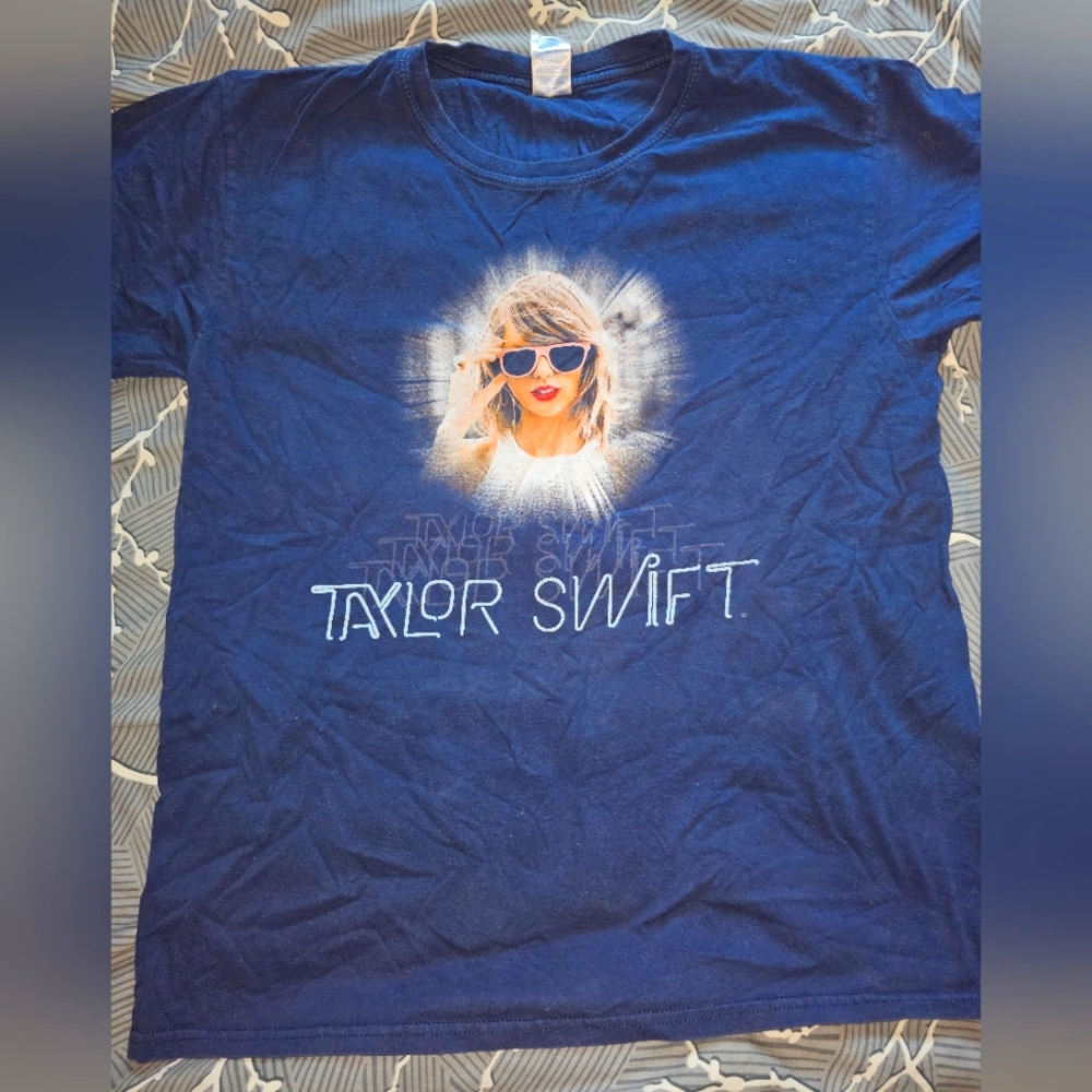Taylor Swift 1989 Tour T-shirt Size L